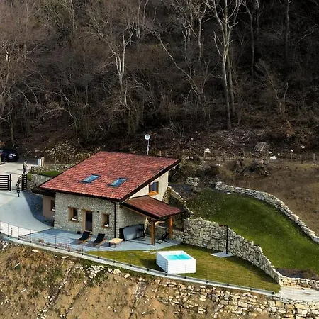 Villa Narciso Adrara San Rocco